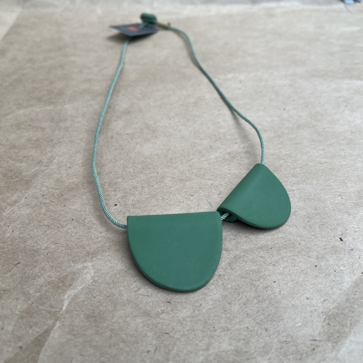 CALISTA NECKLACE OLIVE GREEN